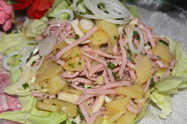 Badischer Wurst-Kartoffelsalat mit leckerer Senfmarinade