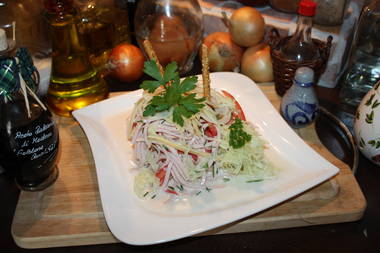 Wurstsalat mit  Weißkraut