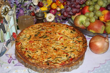 Zwiebelkuchen mit gr&uuml;nen Oliven