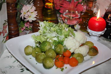 Gemüse-Teller mit Butterflocken