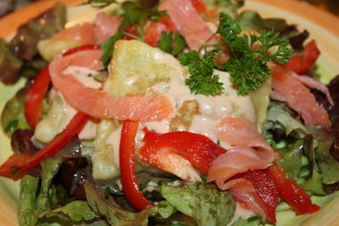 Maultaschen mit Lachs und Zuckerpaprikastreifen