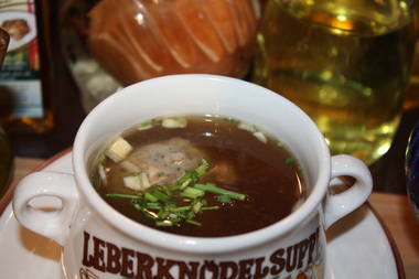 Kräuter-Leberknödelsuppe 