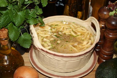 Schwäbische Sauerkraut-Spätzlesuppe