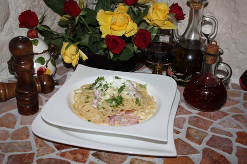 Kräuter Sahnespaghetti mit Schwarzwälder Kirschwasser Schinken