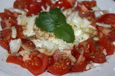 Mozzarella mit Tomatenviertel