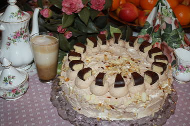 Orangen-Cointreau  Sahnetorte mit Baumkuchen