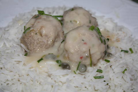 Klöpsle in Kapern Zitronensoße