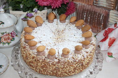 Mandel-Torte