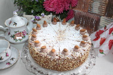 Mandel Nougat Torte