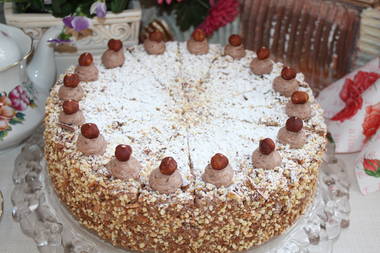 Haselnuss-Nougat-Torte