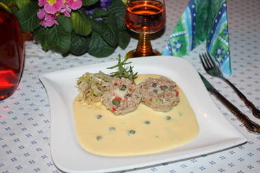 Schwarzw&auml;lder Hackfleischklopse gef&uuml;llt mit Oliven