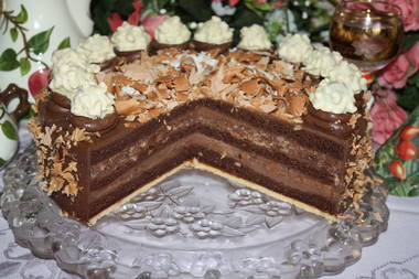 Cointreau-Mandel-Trüffel-Torte
