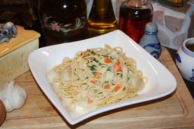 Spaghetti mit Blumenkohl in Sahnesoße