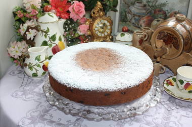 Johannisbeerkuchen mit Nüssen und Pistazien