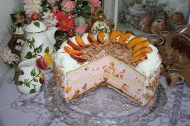 Nektarinen-Sahne-Torte