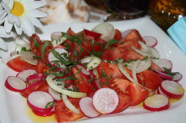 Tomatensalat mit Radischen und Arganöl