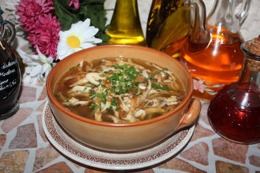 Flädlesuppe mit Haselnussflädle