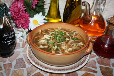 Flädlesuppe mit Mandelflädle