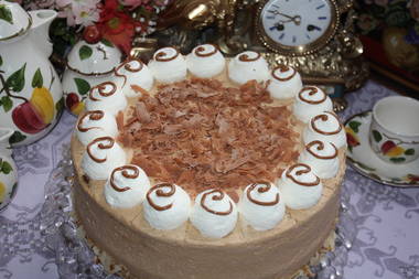 Nougat-Eierlikör-Torte