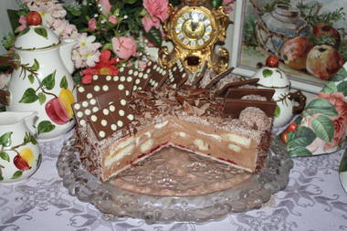 Domino - Cognac - Bisquit-Sahnetorte