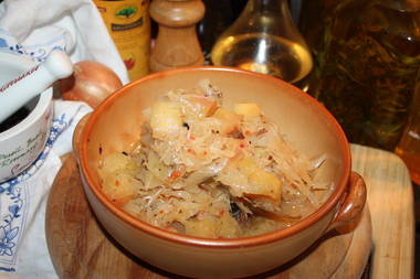 Wein-Sauerkraut mit Äpfel