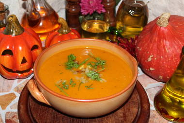 Kürbissuppe mit Kartoffeln püriert