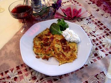 Schwarzwälder Kartoffelpuffer mit Schwarzwälder Schinkenspeck