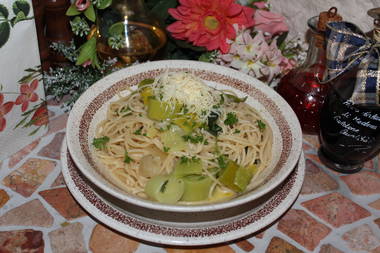 Spaghetti mit Lauch-Sahnegemüse