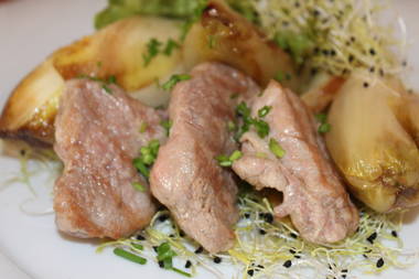 Schweinefilet-Medaillons mit gebratenem Chiccoree