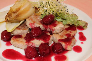 Schweinefilet-Medaillons mit Schwarzwälder Kirschen