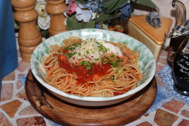 Spaghetti mit frischer Tomatensoße-scharf