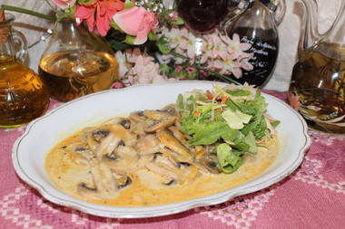 Frische Champignons in Curry-Sahne-Weissweinsoße