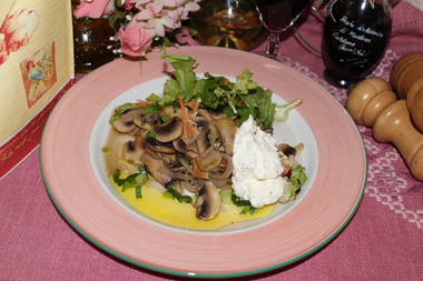 Frische Champignons mit Ricotta