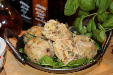 Pilz Knödel mit frischen Champignons