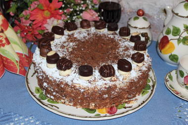 Schwarzwälder-Nuß-Kirschwasser-Kremtorte