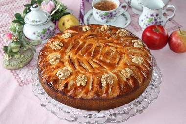 Apfelkuchen mit Walnüßen