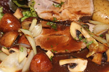 Schweinebraten in Burgunderso&szlig;e