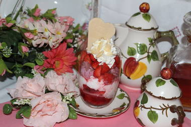 Erdbeerbecher mit  Cognac-Erdbeeren