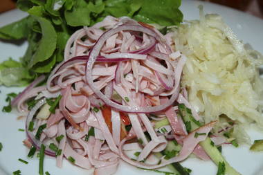 Schwarzwälder Schinkensalat mit Apfel