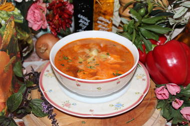 Bauern-Gulasch-Rahmsuppe