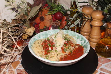Spaghetti mit Tomaten-Thunfischsoße