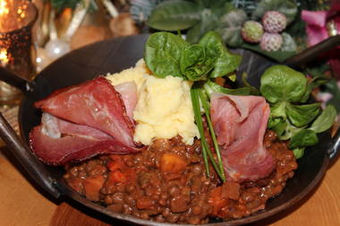 Linsen mit Schwarzwälder Schinkenspeck und Kartoffelbrei