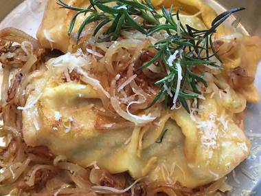 Schwäbische Maultaschen mit Röstzwiebeln 