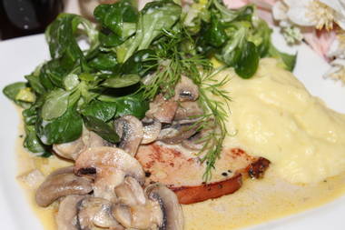 Fleischkäse mit frischen Champignons