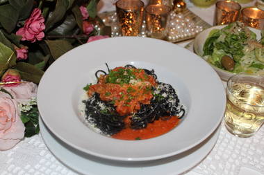 Bandnudeln mit Thunfisch-Tomatensoße