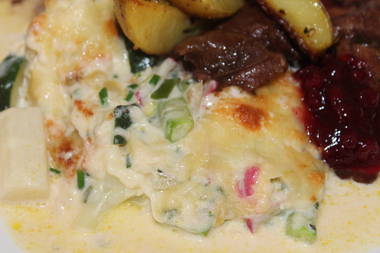 Spargel-Gratin weiss-grün