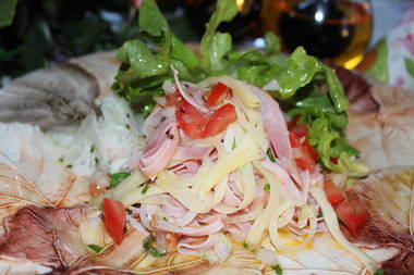 Badischer Schinkensalat mit Käse und Tomaten