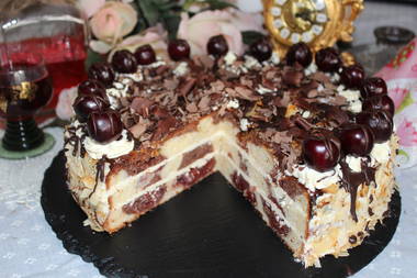 Schwarzwälder Kirschwasser-Torte