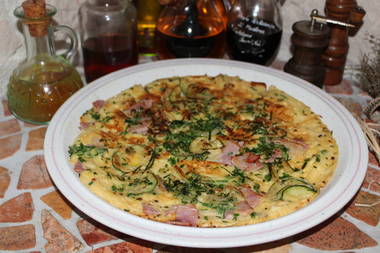Omas Pizza-Schinken Pfannkuchen mit Zucchini