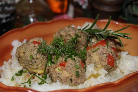 Hackbällchen mit Bergkäse